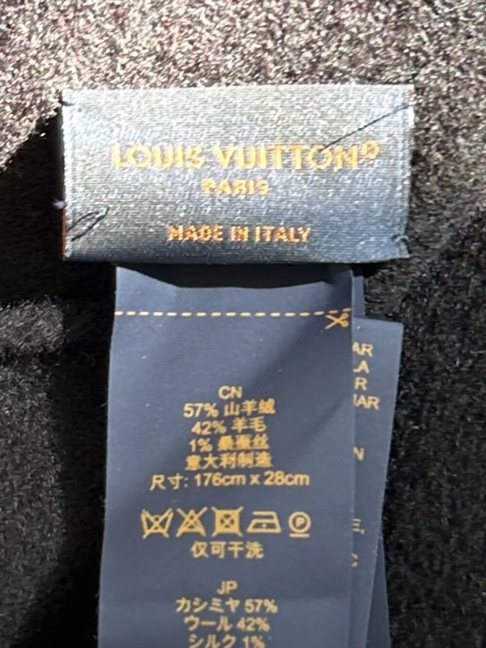 Louis Vuitton Mahina Scarf